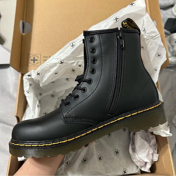 Brand new 1460 doc martens size 5 women’s - Picture 2 of 3